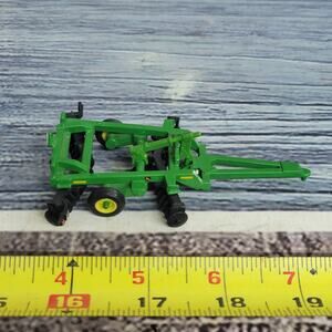 John deere dealer model 1/64 scale die-cast/plastic harrow/disc implement green